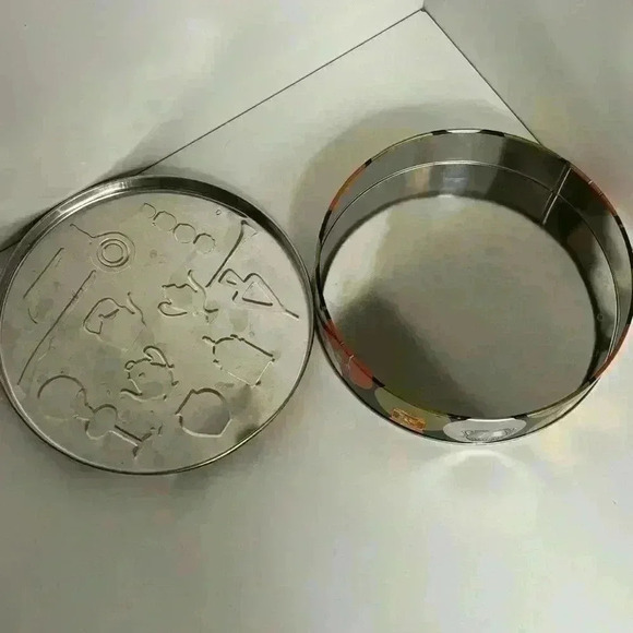 Fabulous 60s Huntley Boorne Biscuit tin orange & black  with antique items theme - Picture 4 of 7